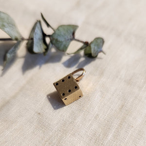 10k yellow gold single dice cultured charm