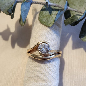 14k yellow gold diamond solitaire ring