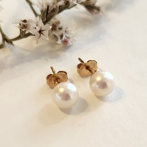 14k yellow gold cultured pearl stud earrings