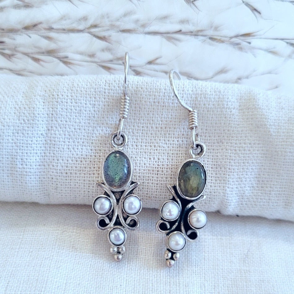 Sterling silver cabochon labradorite and 3 pearl drop earring