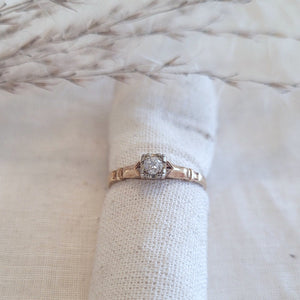 Antique 14k yellow gold diamond solitaire ring