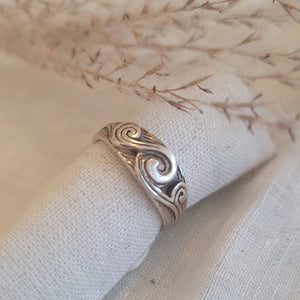 Sterling Silver raised scroll tapered ring