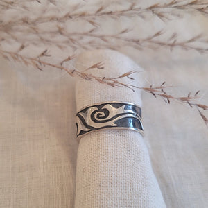 Sterling Silver oxidized polished scroll and vine flat band