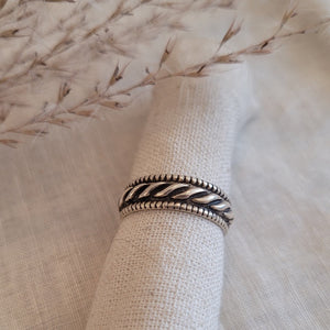 Sterling Silver diagonal centre and rope narrow band