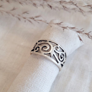 Sterling Silver open scroll design band