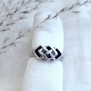 Sterling Silver square interlace top ring