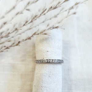 14k white gold diamond band