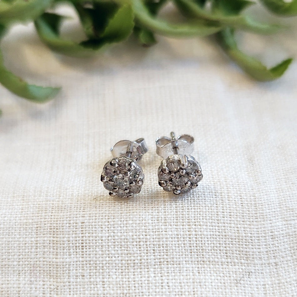 10k/14k white gold small diamond cluster stud earrings