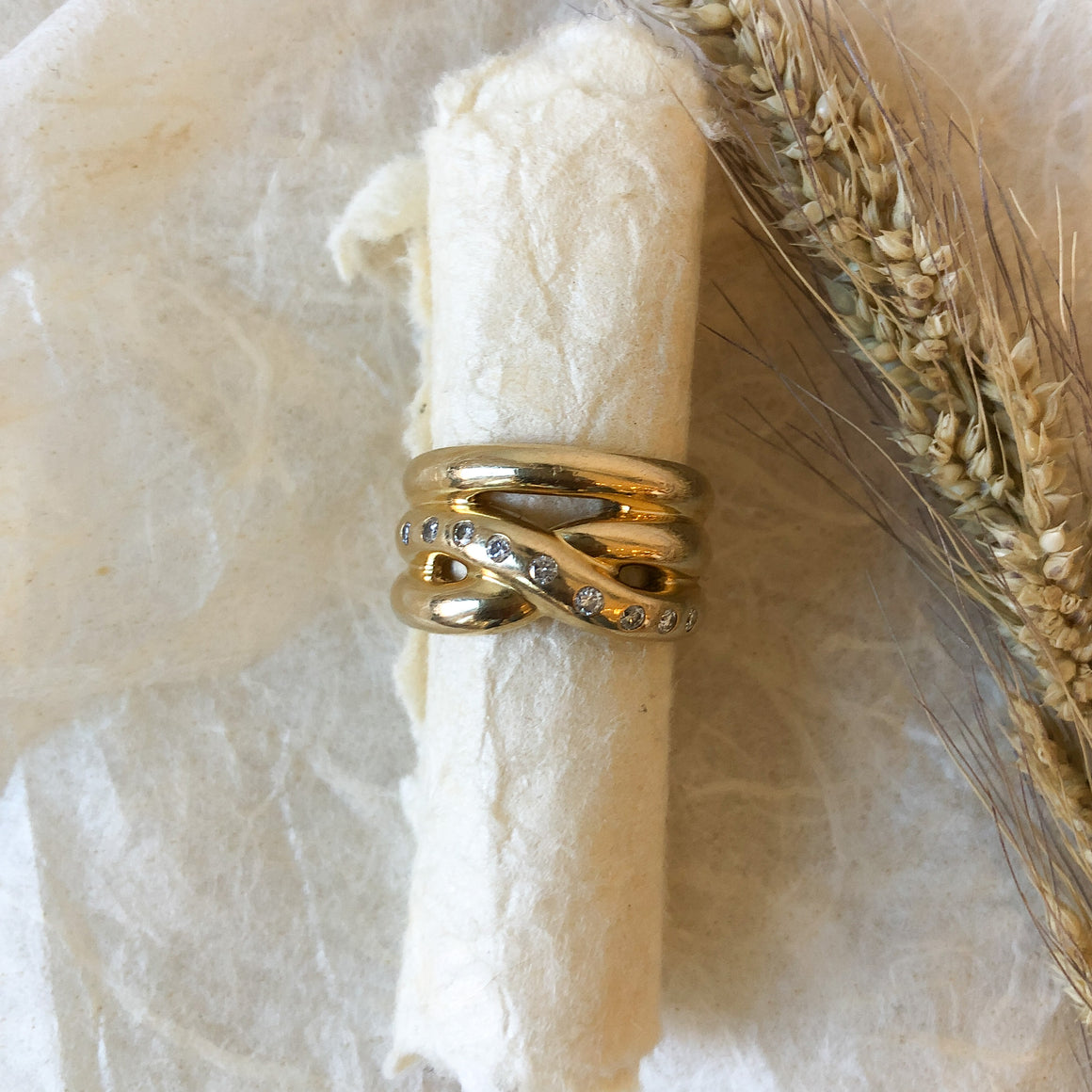 18k yellow gold diamond stylized wrap ring