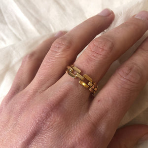 18k yellow gold chain link ring