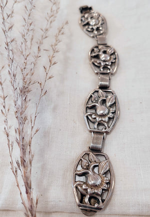 Art Nouvea floral link SS bracelet