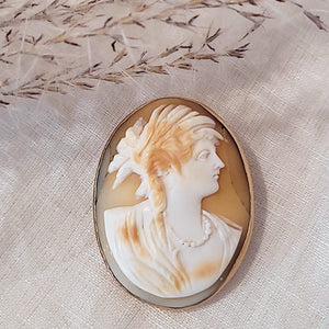 Vintage 14k yellow gold shell cameo brooch , circa 1940