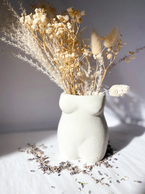 ASD Selena body vase with dried floral